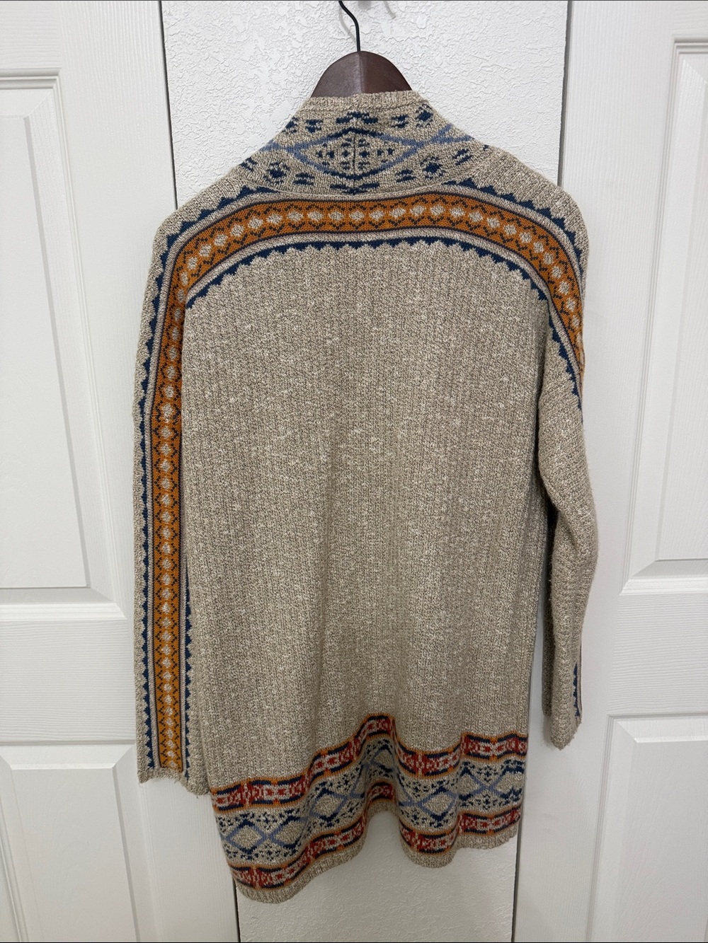 Lucky Brand Beige Cardigan with Navy and Rust Accents - Picture 5 of 6